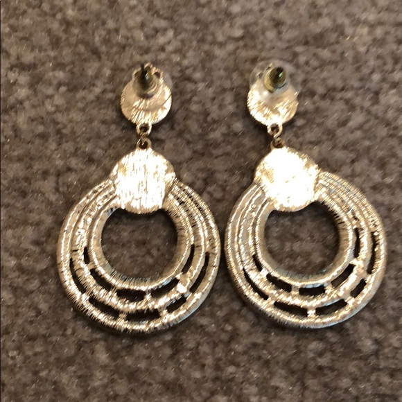 Earrings - Picture 7 of 7